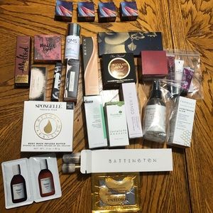 Makeup and product lot !